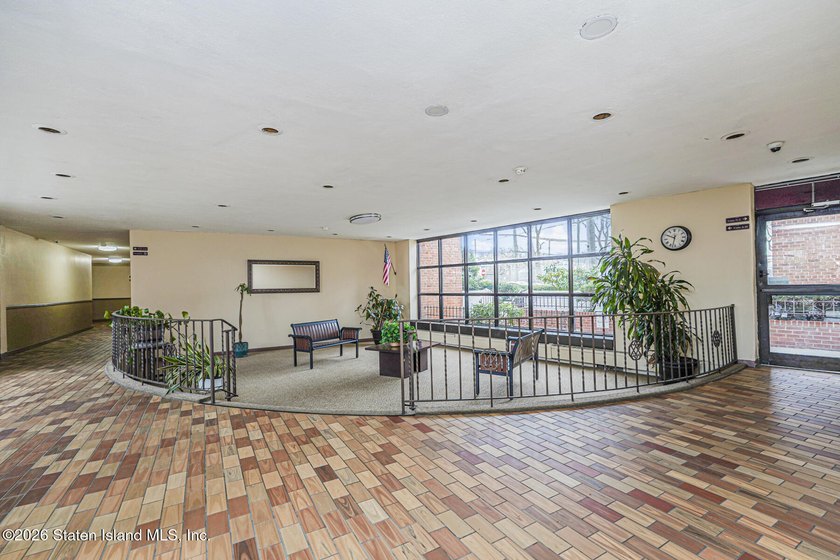 Turnkey and fully renovated! This stunning 1-bedroom condo at - photo 4