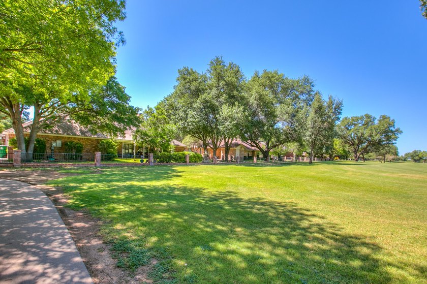 Check out this 4 bed 3.5 bath luxury home in the Heart of - photo 2