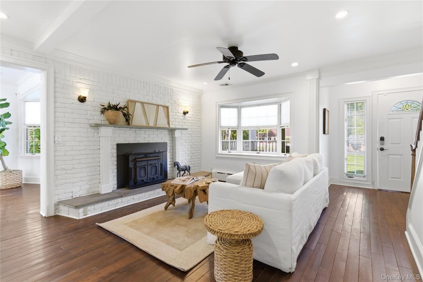 Move right into this custom Expanded Cape set on just over an - photo 6