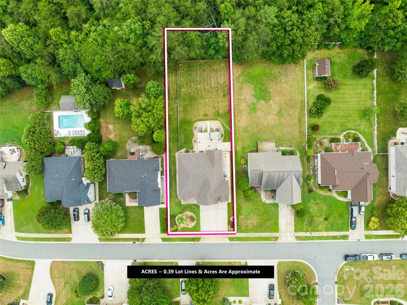 Sought-after, all-brick ranch-style home featuring 4 bedrooms, 3 - photo 5
