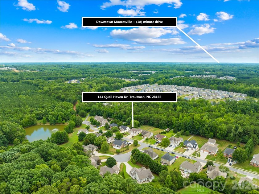 Sought-after, all-brick ranch-style home featuring 4 bedrooms, 3 - photo 8
