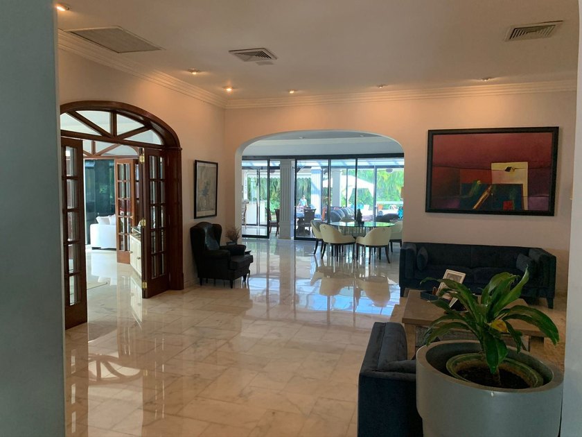 Luxury House for Sale in Altos del Golf, Panama

Exclusive - photo 14