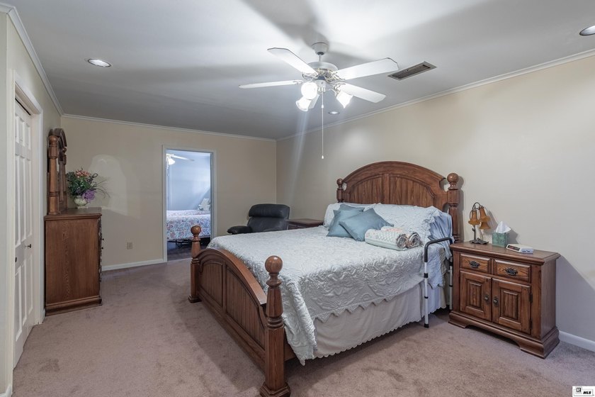 7-bedroom, 3.5-bath waterfront home is on one of the best lots - photo 14