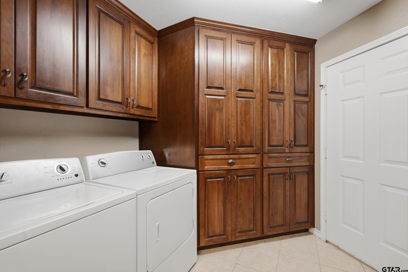 Welcome to 565 W. Eldorado Dr. in beautiful Scroggins, Texas! - photo 36