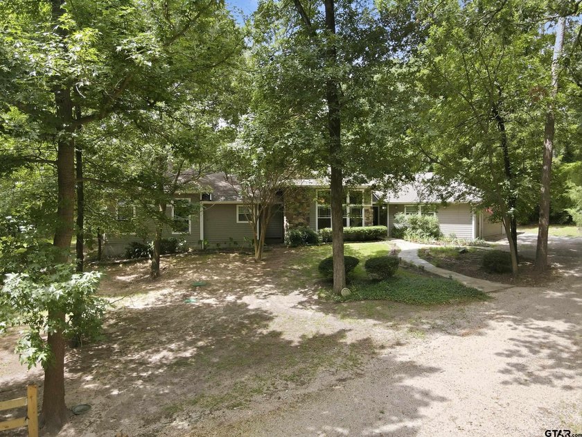 Welcome to 565 W. Eldorado Dr. in beautiful Scroggins, Texas! - photo 42