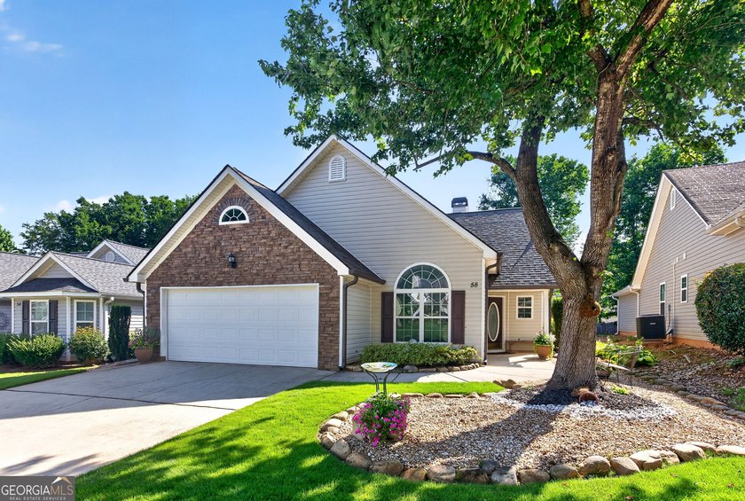 Welcome home to your own private resort in the highly sought - photo 2