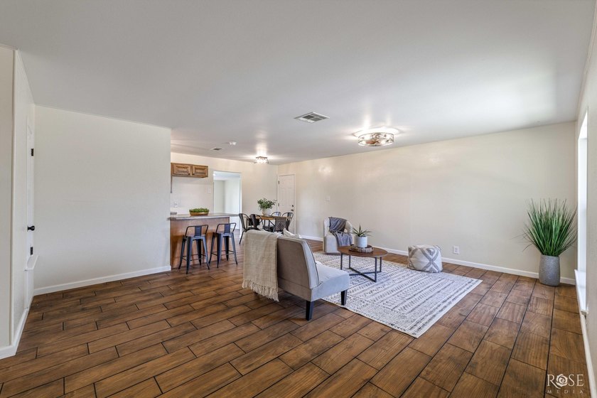 Welcome home to this beautifully updated 4-bedroom, 2-bath - photo 4