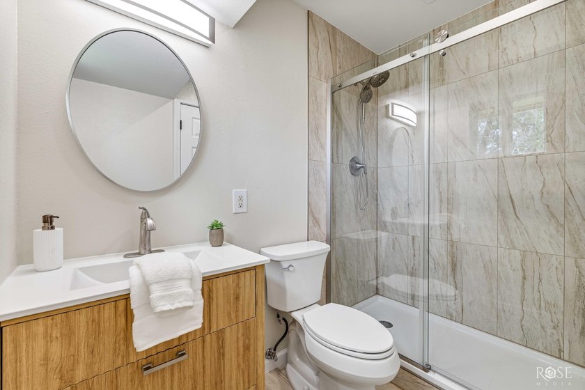 Welcome home to this beautifully updated 4-bedroom, 2-bath - photo 10