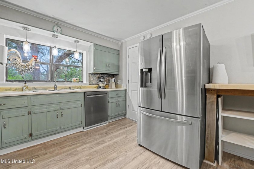 Motivated Seller!!!! Beautiful 4BR/2BA Updated Home on 3.2 Acres - photo 13