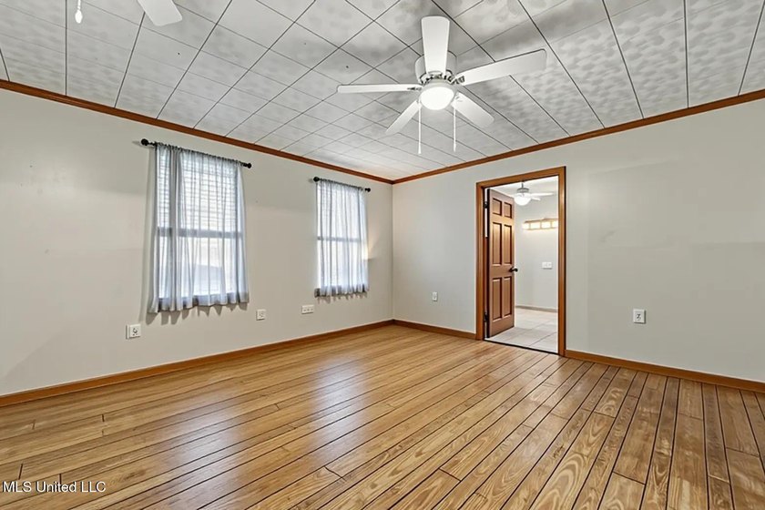 Motivated Seller!!!! Beautiful 4BR/2BA Updated Home on 3.2 Acres - photo 15