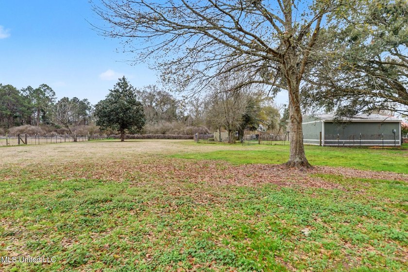 Motivated Seller!!!! Beautiful 4BR/2BA Updated Home on 3.2 Acres - photo 32