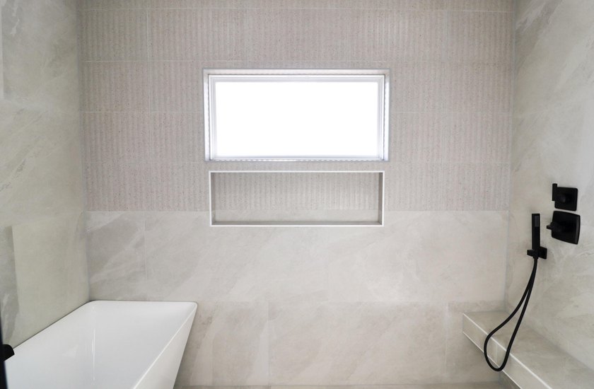 Stunning New Construction by Deluxe Custom Homes! This gorgeous - photo 10