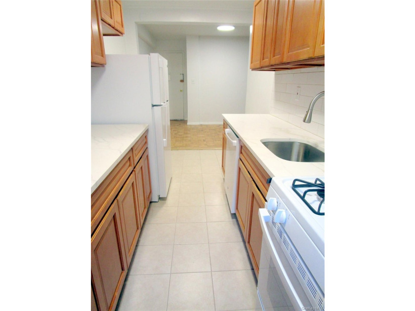 Rare Sponsor One Bedroom Apartment in the Woodlawn Heights - photo 11
