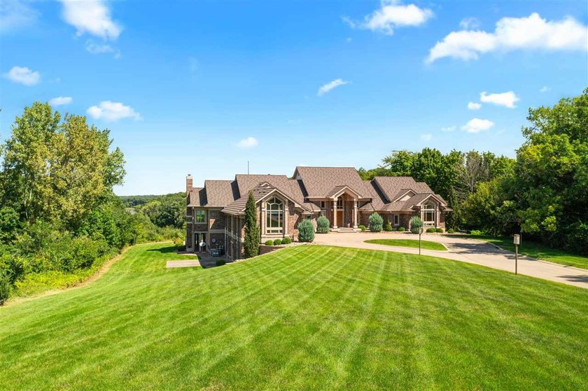 One of Johnson County's most iconic estates, this spectacular - photo 3
