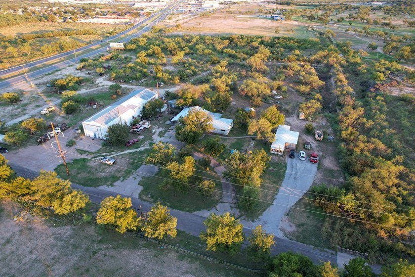 7.32 Acres of Commercial Opportunity with High Visibility. Rare - photo 3