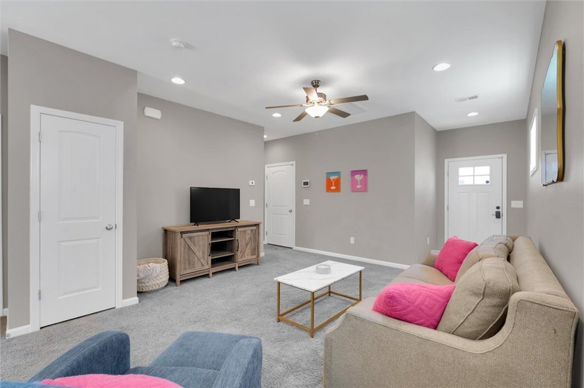 **$5,000 PRICE IMPROVEMENT** Welcome to 132 Adger Road in a - photo 7