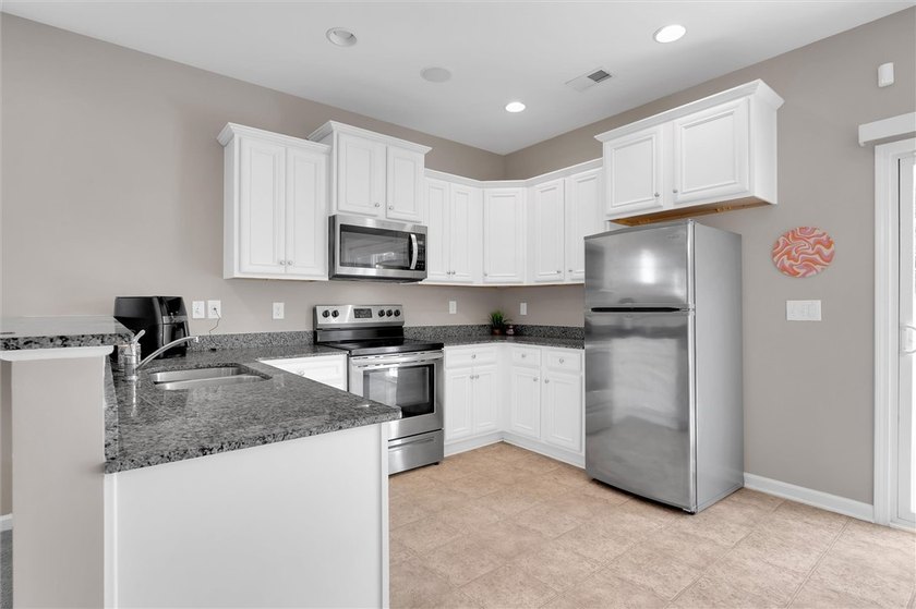 **$5,000 PRICE IMPROVEMENT** Welcome to 132 Adger Road in a - photo 10