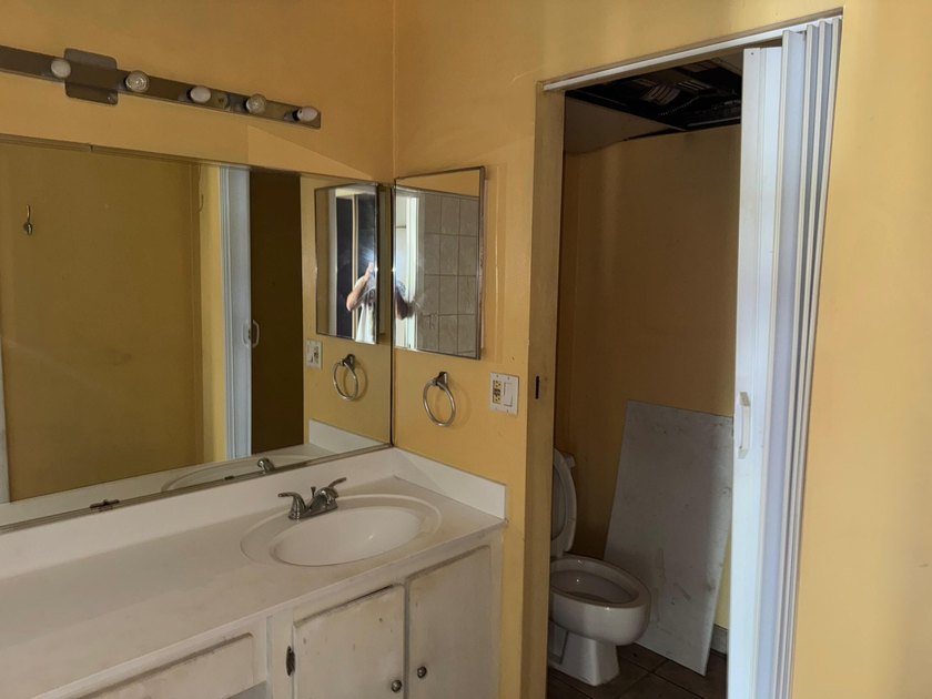 Investor Special or Perfect First-Time Home! Don't miss this - photo 15