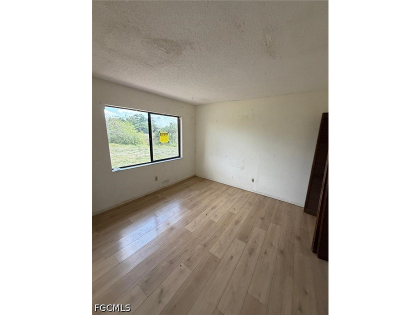 Landscaping fully re-done! Rare opportunity to secure a full - photo 16