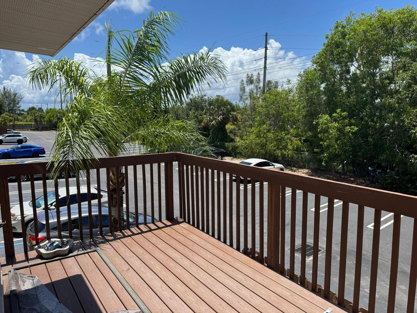 Investor Special or Perfect First-Time Home! Don't miss this - photo 24