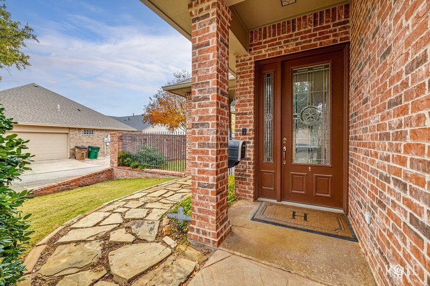 Welcome to 5533 Club Park Way in San Angelo's desirable Bentwood - photo 6