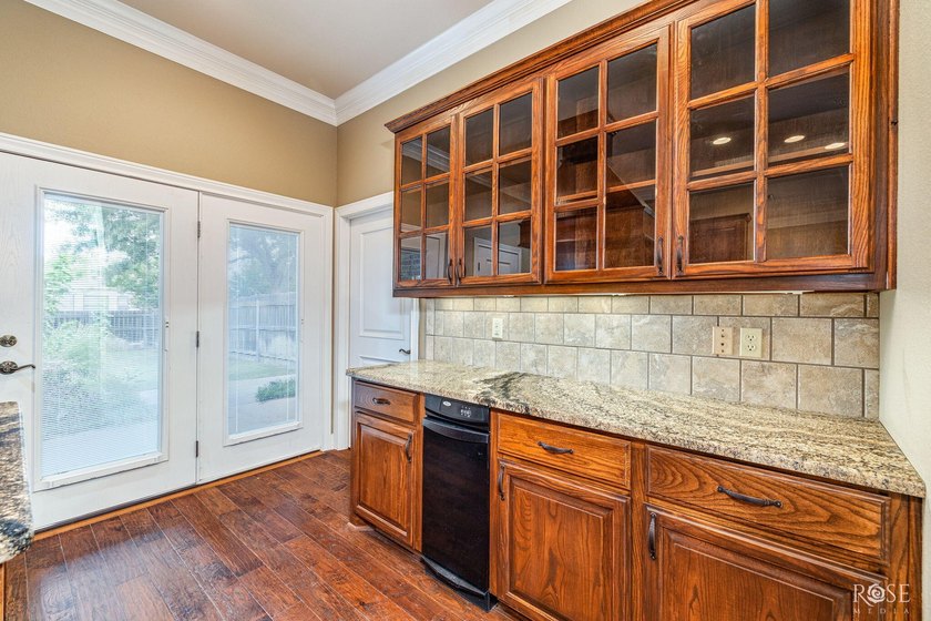 Welcome to 5533 Club Park Way in San Angelo's desirable Bentwood - photo 9