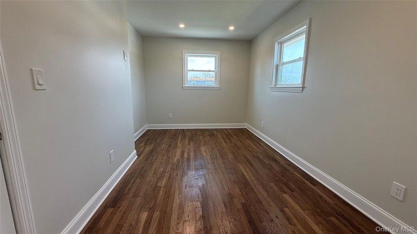 This thoughtfully updated Colonial in the heart of West Babylon - photo 11