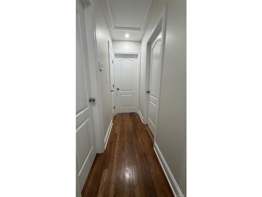 This thoughtfully updated Colonial in the heart of West Babylon - photo 19