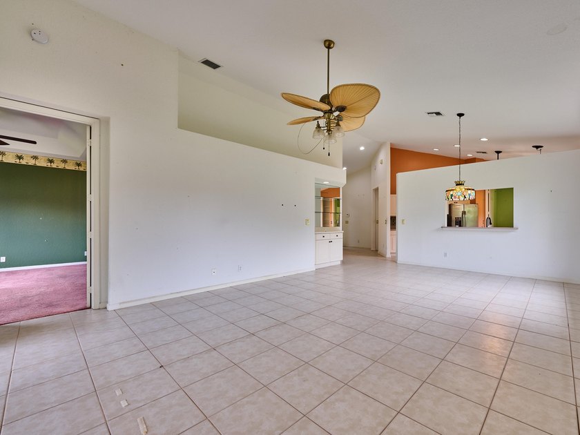 AMAZING OPPORTUNITY TO OWN A 3/2/2 WATERFRONT HOME IN EXCLUSIVE - photo 21