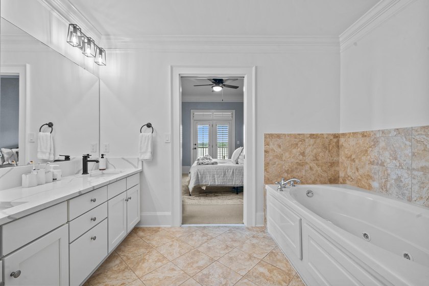 Nestled in the heart of Cuscowilla, this stunning and rare - photo 30