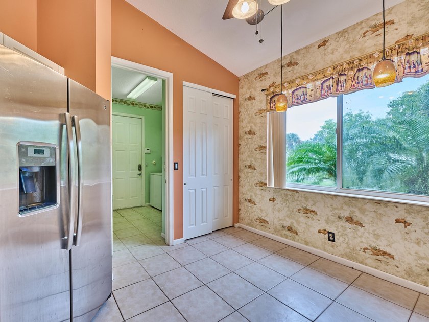 AMAZING OPPORTUNITY TO OWN A 3/2/2 WATERFRONT HOME IN EXCLUSIVE - photo 32