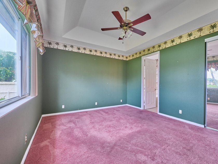 AMAZING OPPORTUNITY TO OWN A 3/2/2 WATERFRONT HOME IN EXCLUSIVE - photo 35