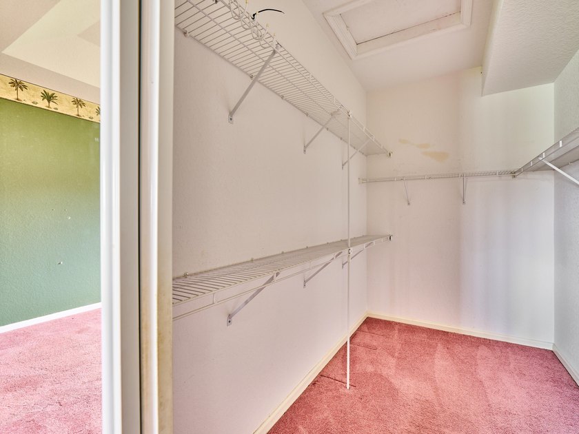 AMAZING OPPORTUNITY TO OWN A 3/2/2 WATERFRONT HOME IN EXCLUSIVE - photo 40