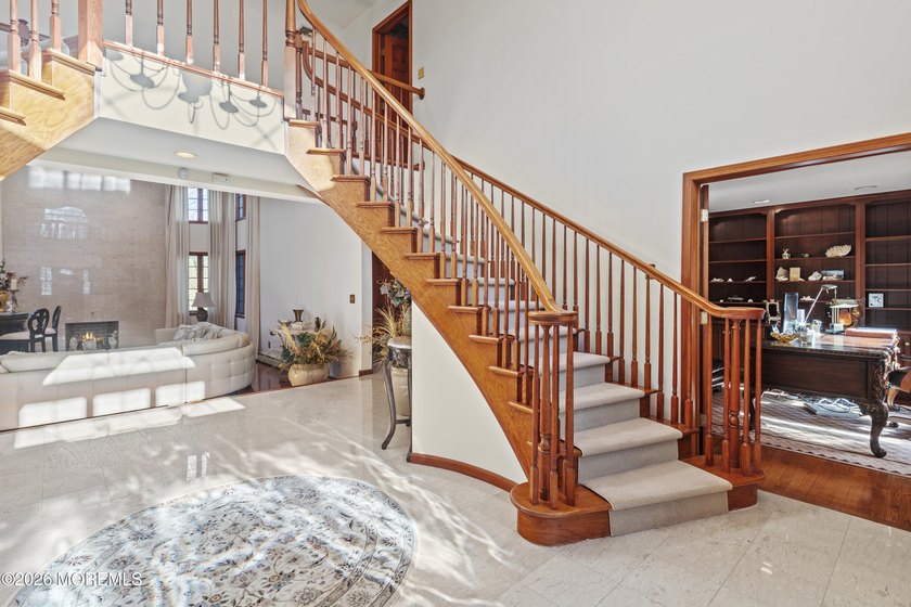 Custom Built 6 Bedroom 5.5 Bath Estate Home on private - photo 7