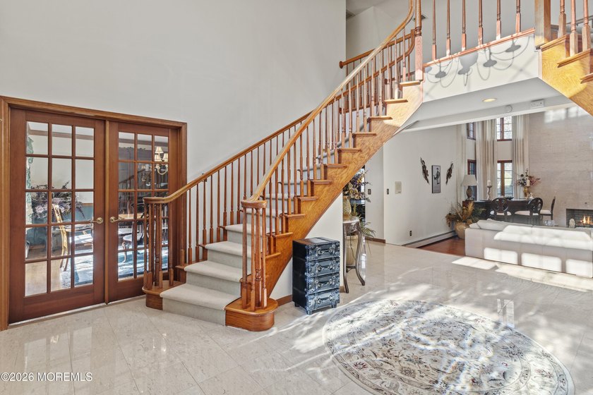 Custom Built 6 Bedroom 5.5 Bath Estate Home on private - photo 8