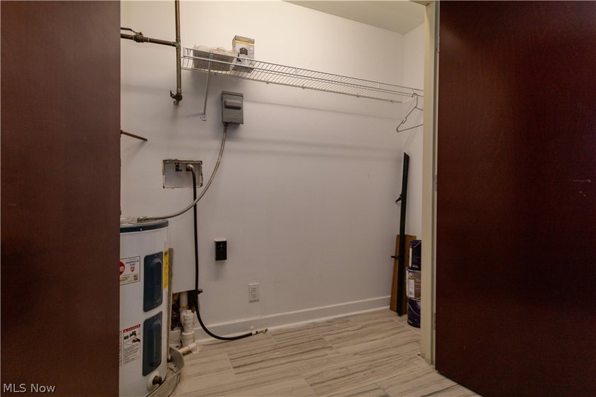 Spacious three-level, one-bedroom condo located in the desirable - photo 9