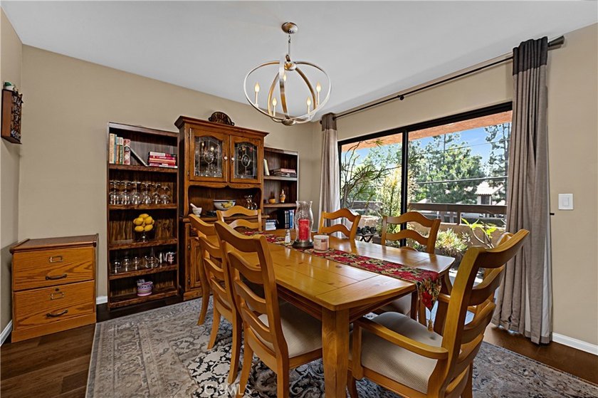 Beautifully upgraded 2 bedroom + den, 2 bath condo with approx - photo 11