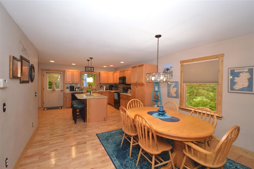 Welcome home to the tranquility of Earl Street! Set on a one - photo 14
