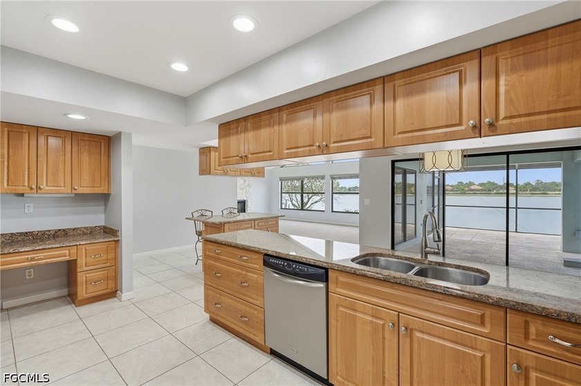 Experience the ultimate Southwest Florida waterfront lifestyle - photo 15