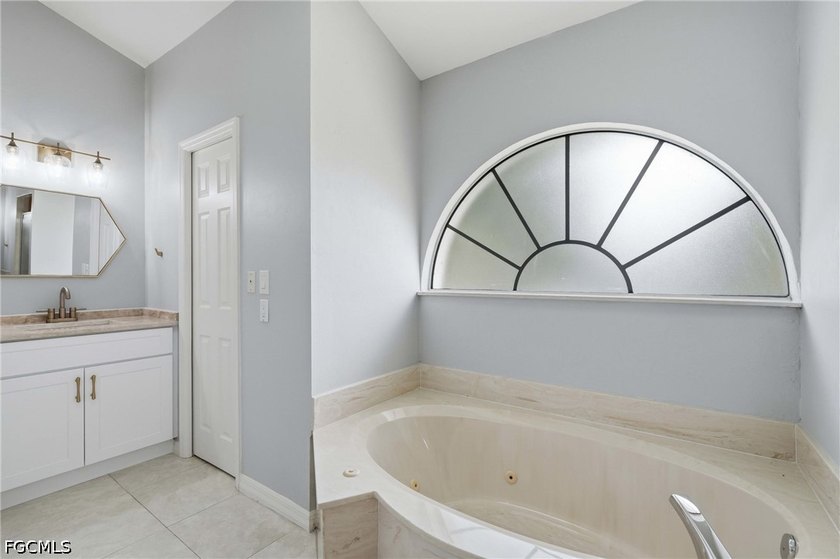 Experience the ultimate Southwest Florida waterfront lifestyle - photo 20