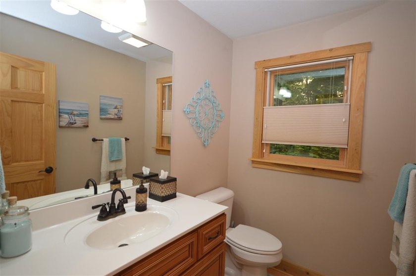 Welcome home to the tranquility of Earl Street! Set on a one - photo 22