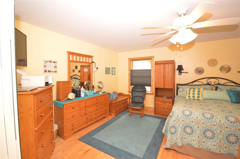 Welcome home to the tranquility of Earl Street! Set on a one - photo 25