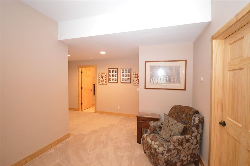 Welcome home to the tranquility of Earl Street! Set on a one - photo 37