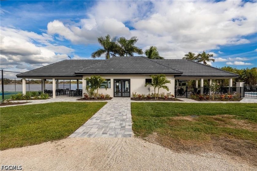 Experience the ultimate Southwest Florida waterfront lifestyle - photo 45