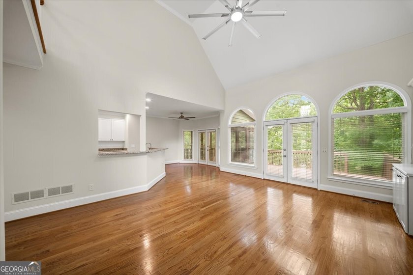 Have you been looking everywhere for a gorgeous home with a - photo 9
