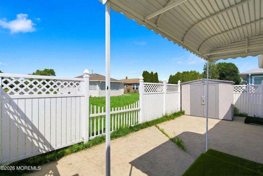 Welcome to this nicely maintained 2-bedroom, 2-bath Lakeview - photo 16
