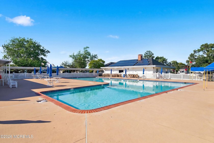 Welcome to this nicely maintained 2-bedroom, 2-bath Lakeview - photo 19
