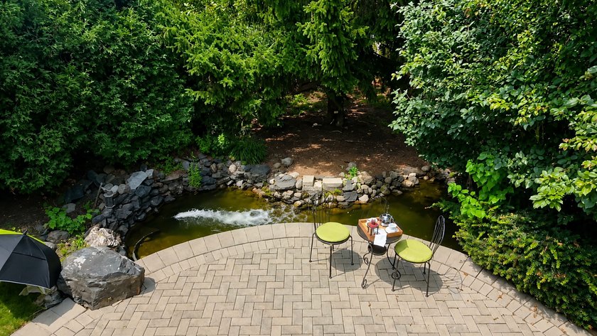 ORIGINAL OWNER RESIDENCE offering exceptional space, thoughtful - photo 33