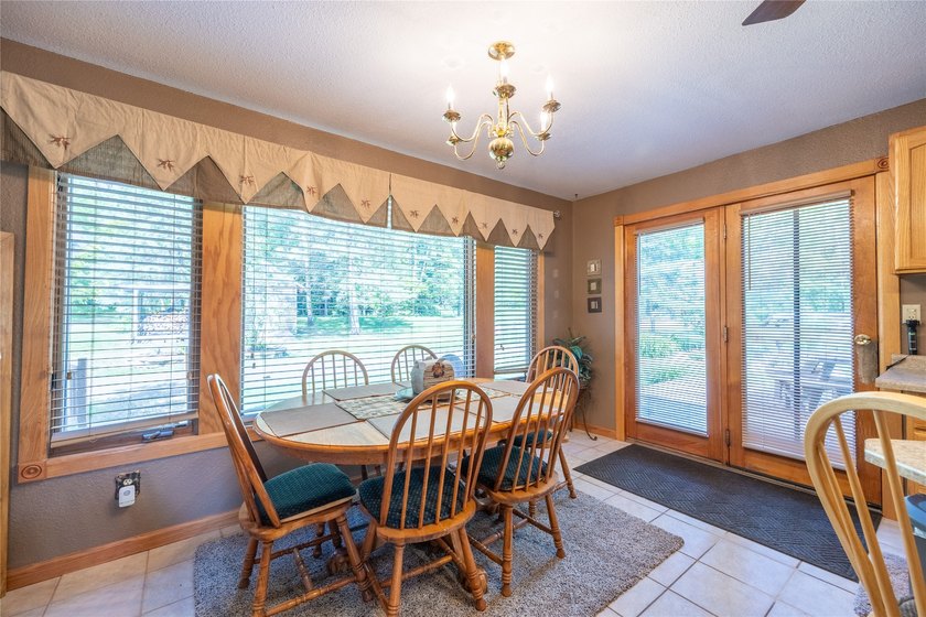 Beautiful home on Lake LaVerne WHERE THE FISHING IS ALWAYS GOOD! - photo 7