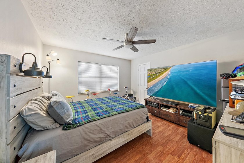 Explore the potential of this well-appointed home at 622 - photo 11